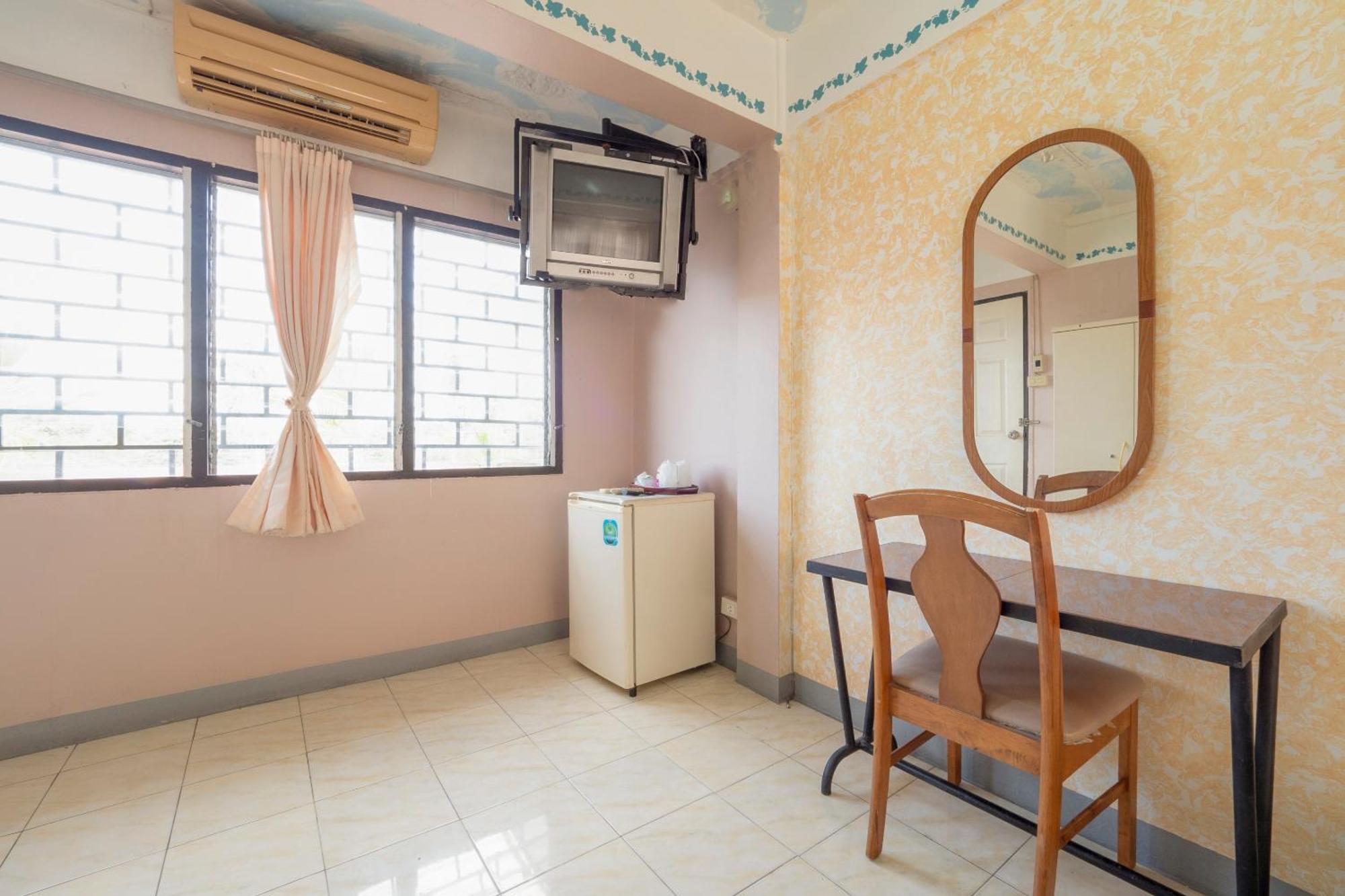 Oyo 1152 Hongpak Mint Hotell Bangsaen Exteriör bild